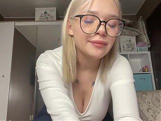 POV: Daddy’s girl wants to suck