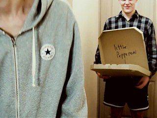 Pizza deliveryman (Casey Donovan & David Gallagher)