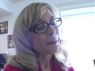 SEXYMOMMA - Cougar stepmom gives her twat to young cutie